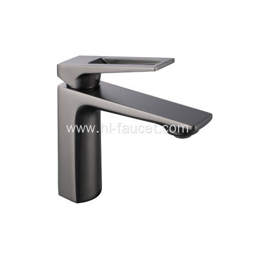 Single control lavatory faucet Matte Black